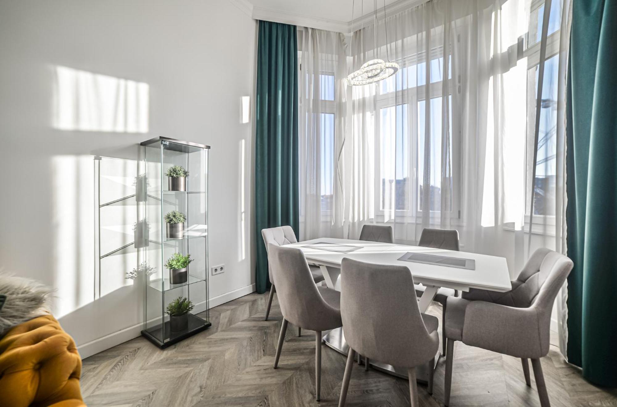 Luxury Downtown Dreams Apartment Budapest Bagian luar foto