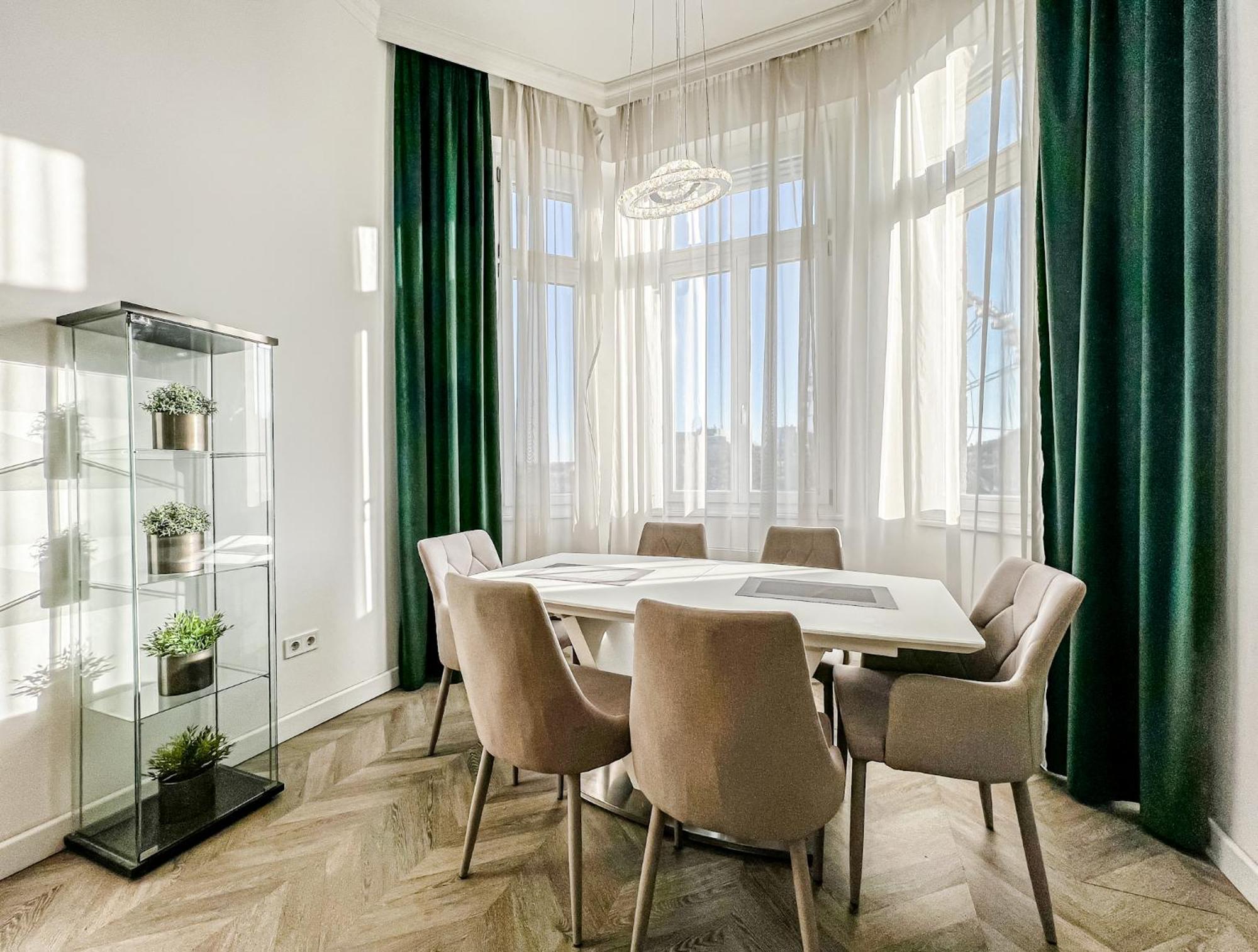 Luxury Downtown Dreams Apartment Budapest Bagian luar foto